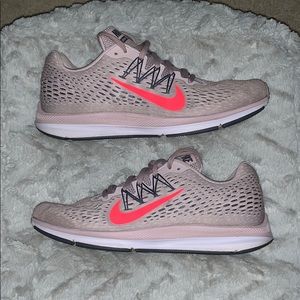 Women’s Nike Winflo 5s
